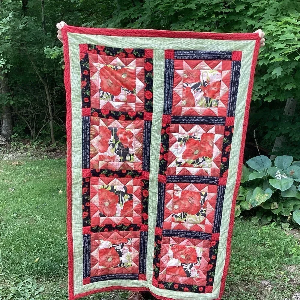 NWT. Hand Crafted Poppies in the Field Quilt